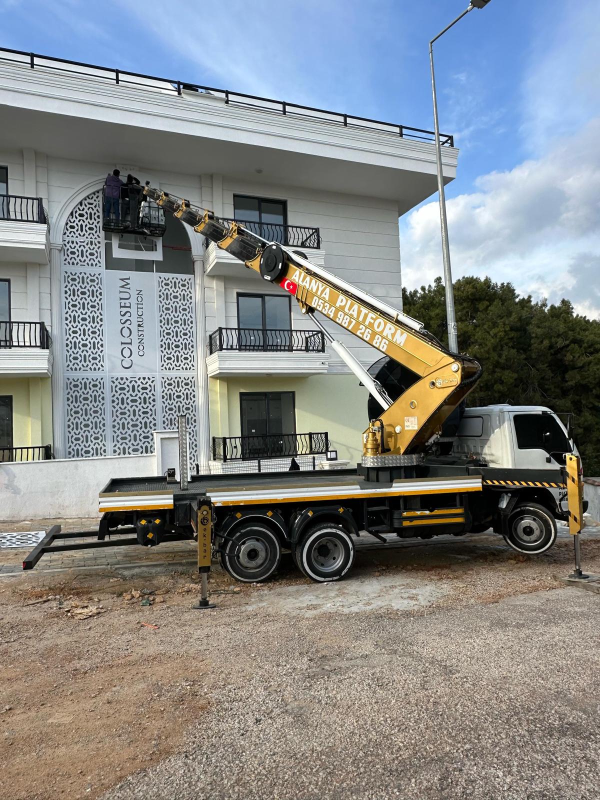 Alanya araç üstü platform kiralama - Dekoratif dış cephe süsleme montajı